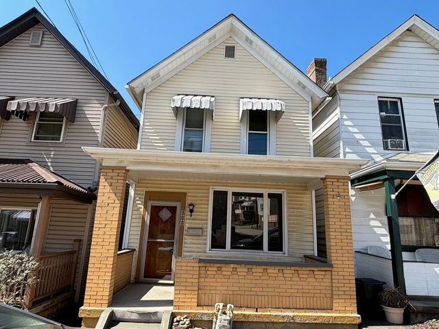 808 Brinton Ave, Pitcairn, PA 15140