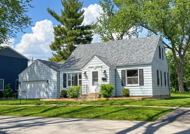 112 Pearl St, Cary, IL 60013