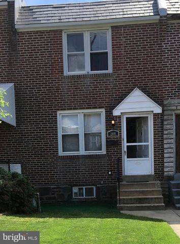 208 Golf Rd, Darby, PA 19023