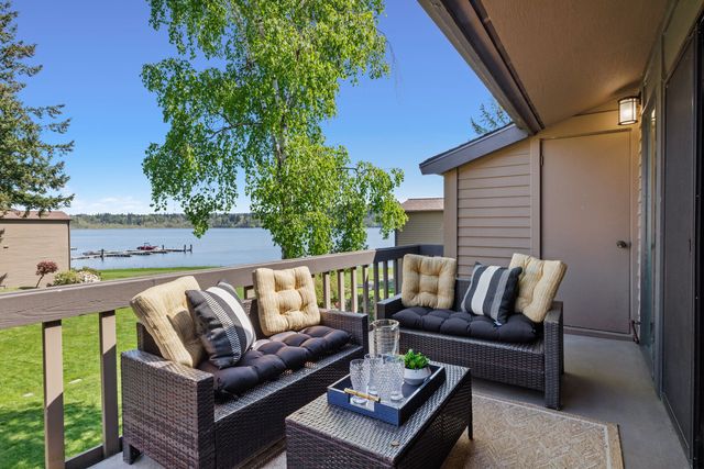 17434 NE 40th Pl #C-5, Redmond, WA 98052