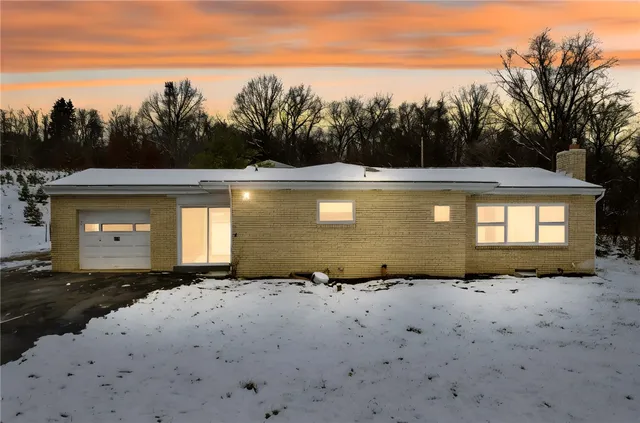 176 McMichael Rd, Carnegie, PA 15106