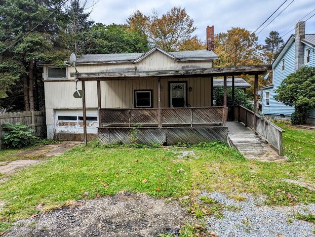 1407 Robinson Ave, Clearfield, PA 16830