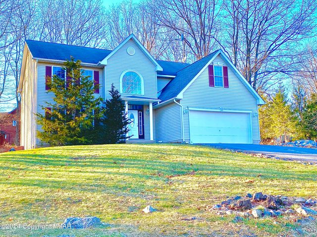 2 Summit Dr, Mount Pocono, PA 18344