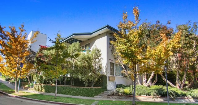 1975 S  Beverly Glen Blvd #3, Los Angeles, CA 90025