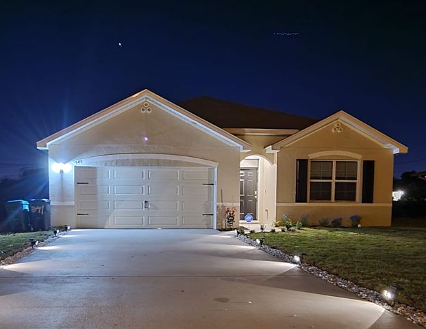 341 SW Ridgecrest Dr, Port Saint Lucie, FL 34953