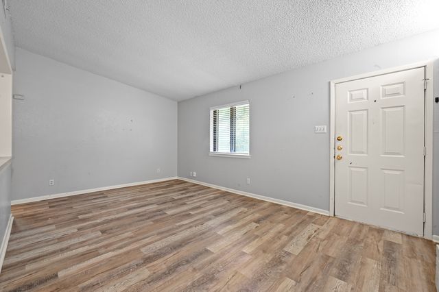 8910 Little Walnut Pkwy #A, Austin, TX 78758