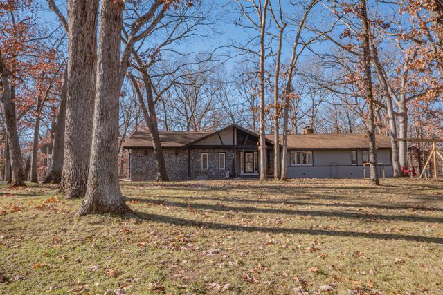 1000 Timberline Rd, Moberly, MO 65270