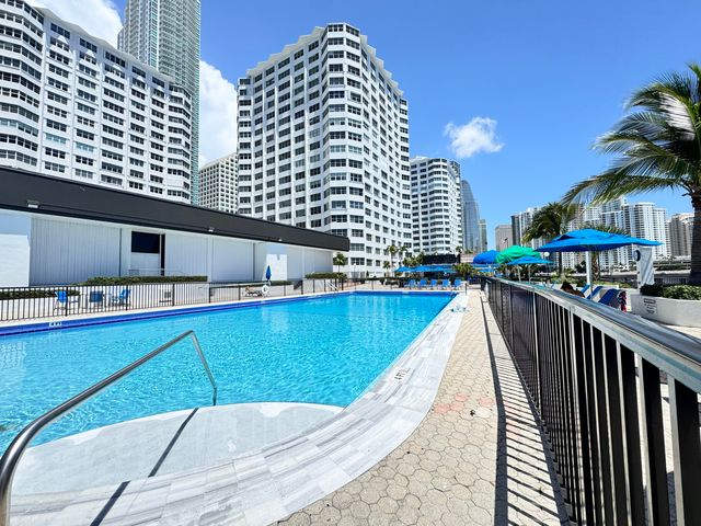 999 Brickell Bay Dr #307, Miami, FL 33131