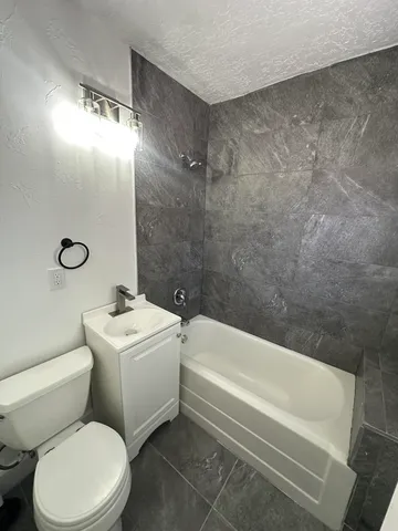 813 Marquette Ave NW, Albuquerque, NM 87102