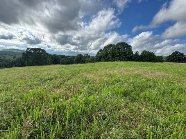 Madison St #3377, Huntsville, AR 72740