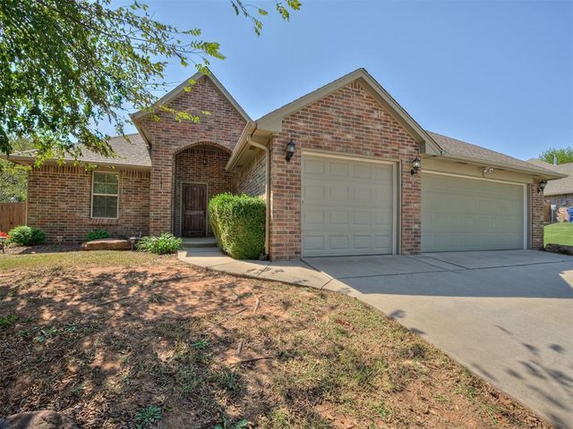 928 Crooked Oak Cir, Guthrie, OK 73044