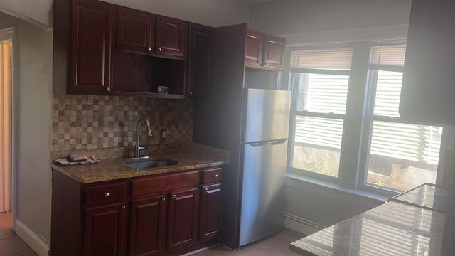 40 Dewey St #1, New Britain, CT 06051