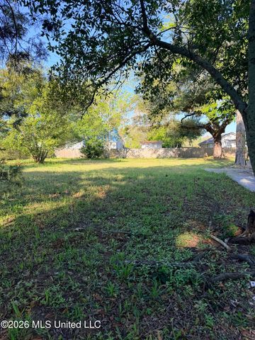 245 Benachi Ave, Biloxi, MS 39530