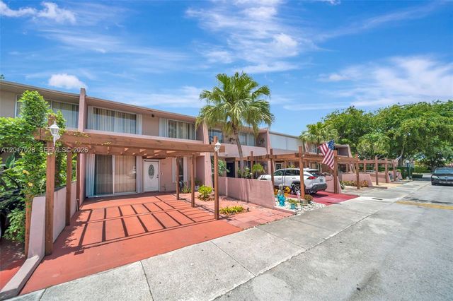 14154 Kendale Lakes Cir, Miami, FL 33183