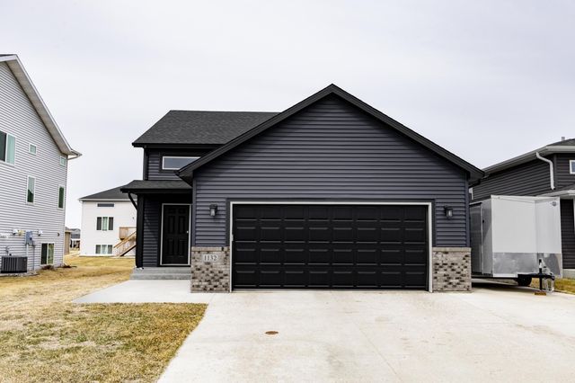 1132 46th Ave S, Moorhead, MN 56560