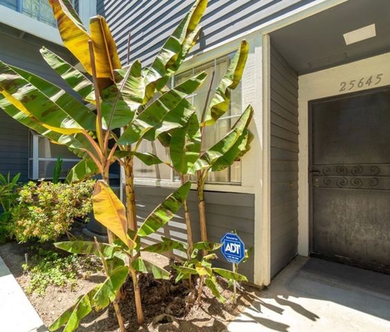 25645 Pine Creek Ln, Wilmington, CA 90744