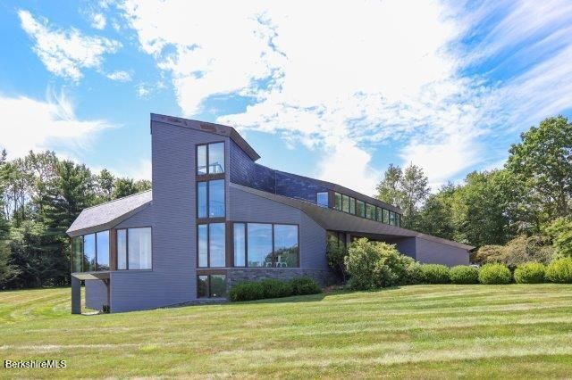 6 Seekonk Cross Rd, Great Barrington, MA 01230
