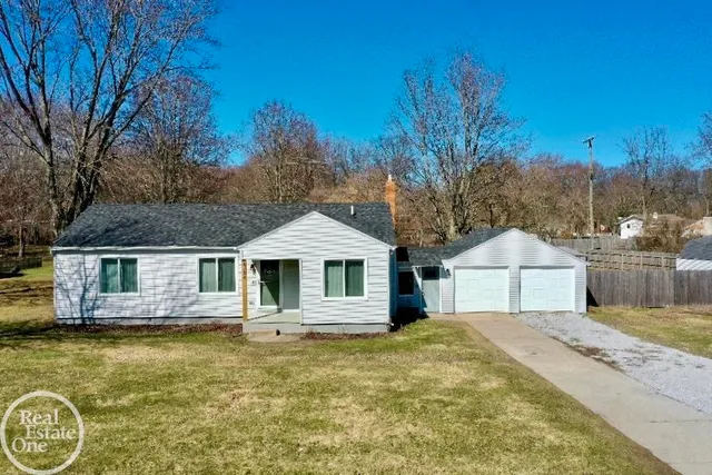 4134 N  River Rd, Fort Gratiot, MI 48059
