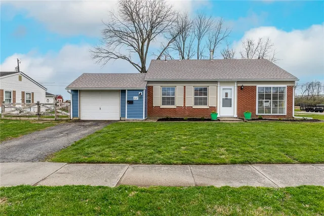 2037 Gerald Dr, Springfield, OH 45505