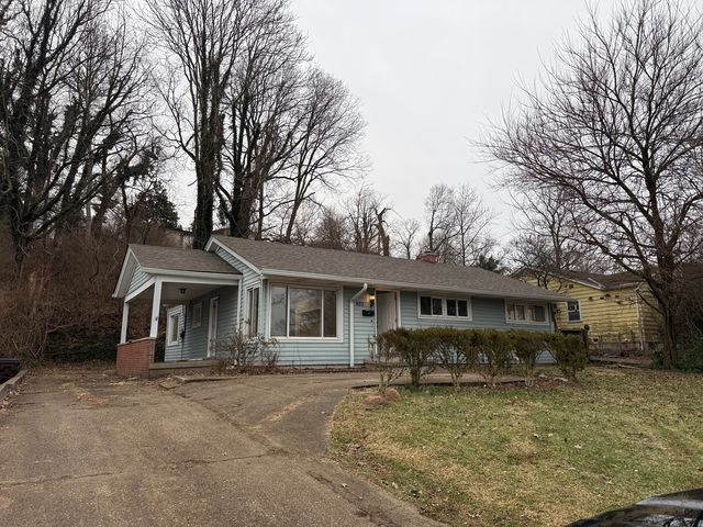 905 N  University Blvd, Middletown, OH 45042