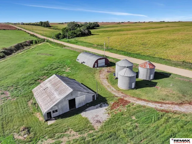 14098 S  176th Rd, Adams, NE 68301
