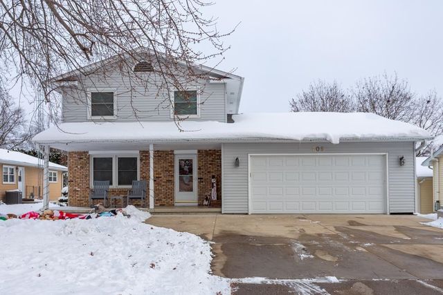 705 S  4th St, Maquoketa, IA 52060