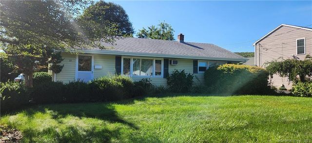 33 Brill Ave, Waterford, CT 06385