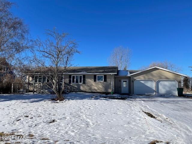 405 Lincoln St, Edmore, ND 58330