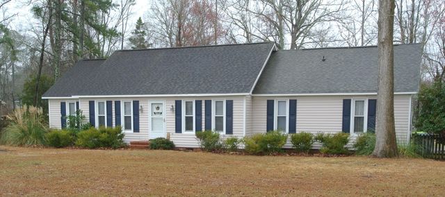 3044 Red Fox Rd, Trent Woods, NC 28562