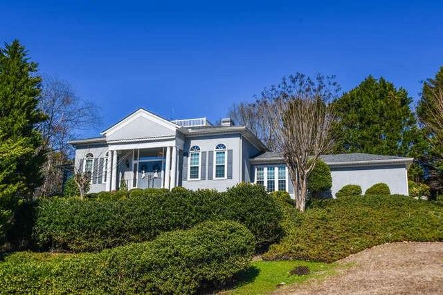 2901 Club Pl, Gainesville, GA 30506