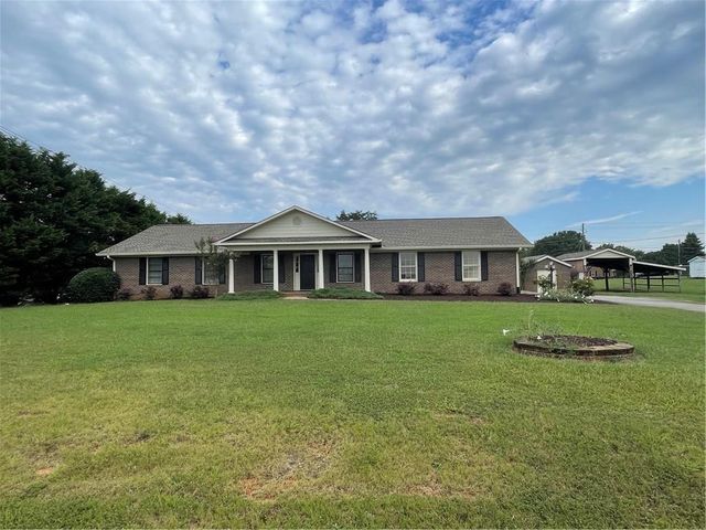 119 Sawnee Dr, Cumming, GA 30040