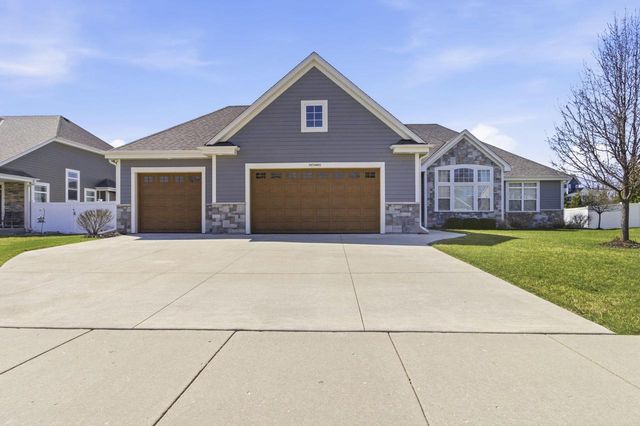 W47N863 Bobolink AVENUE, Cedarburg, WI 53012