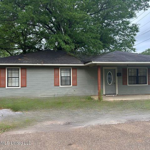 393 N  West St, Canton, MS 39046