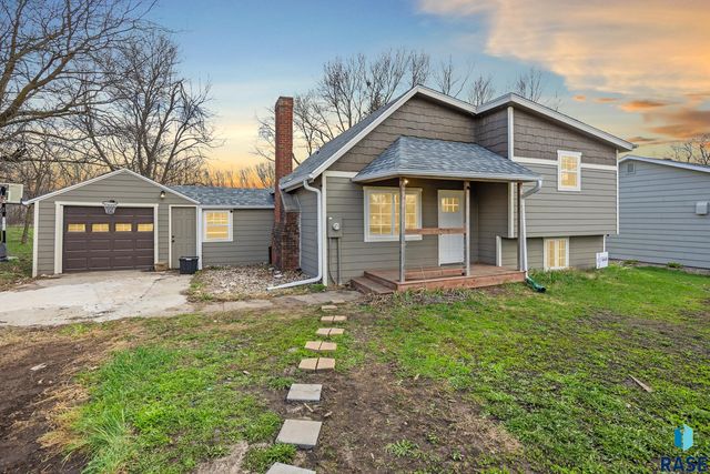 511 Southside Ave, Valley Springs, SD 57068