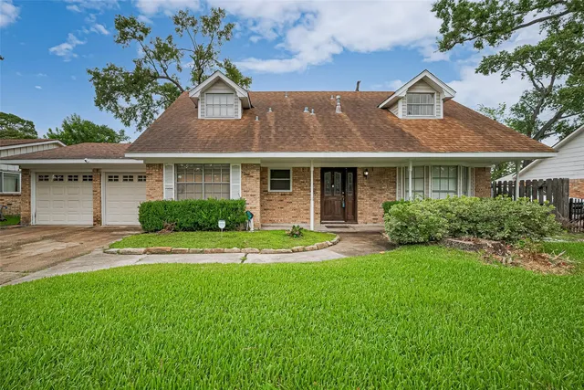 13351 Oak Leaf Ln, Houston, TX 77015