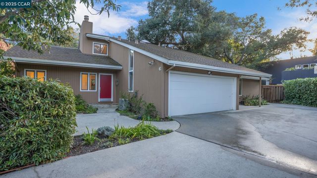 6 Russell Ct, Menlo Park, CA 94025