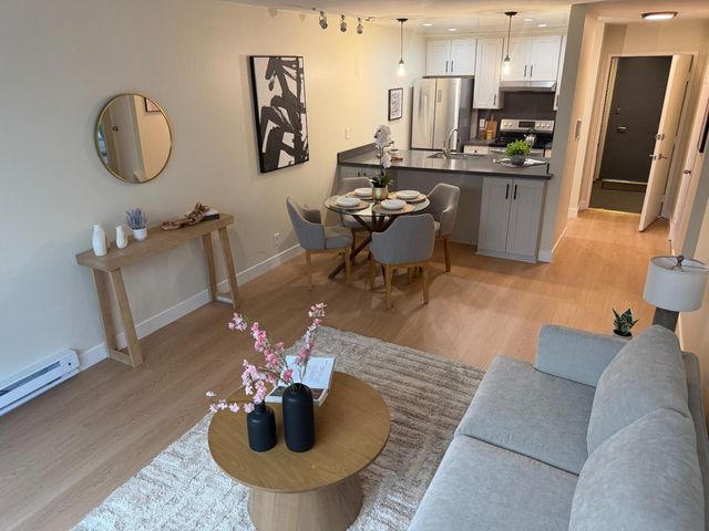 222 Laurel St #105, San Carlos, CA 94070