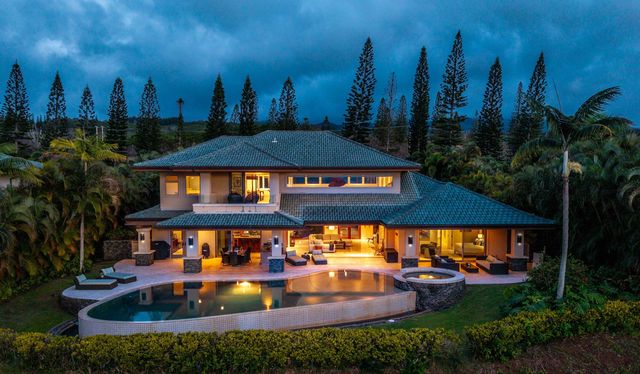 222 Crestview Rd, Lahaina, HI 96761