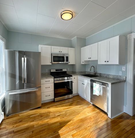 16 South St, Newport, NH 03773
