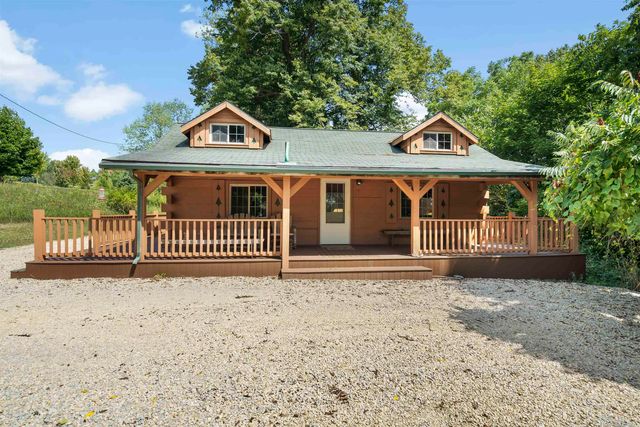 1823 Buck Ln, Harpers Ferry, IA 52146