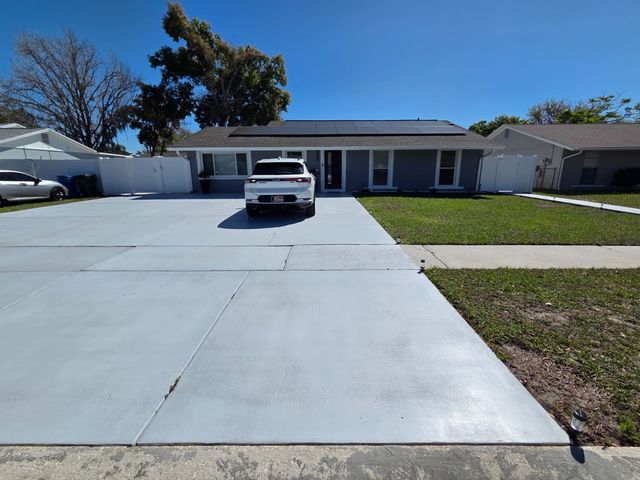 1207 Windy Hill Dr, Brandon, FL 33510