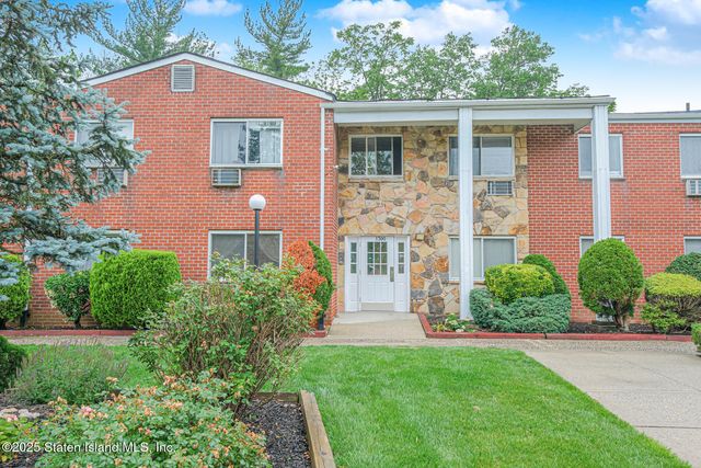 1300 Rockland Ave #2C, Staten Island, NY 10314