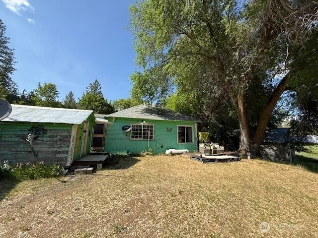 5986 S 25 Highway, Fruitland, WA 99129