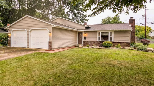 3002 Hinde Ave, Sandusky, OH 44870