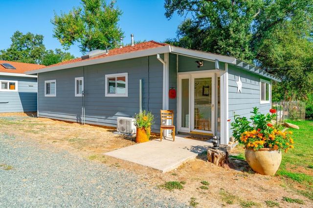 10590 Horton St, Penn Valley, CA 95946