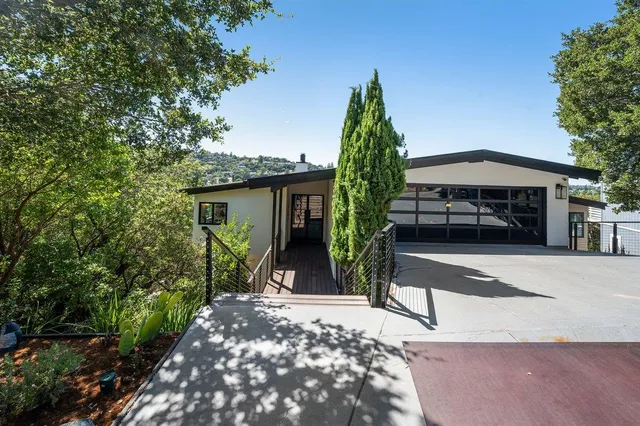 182 Coronado Ave, San Carlos, CA 94070