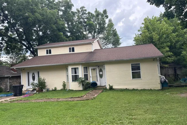 414 W  Wayne St, Ironton, MO 63650