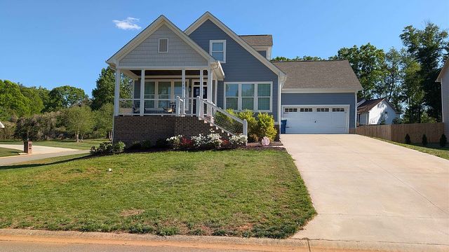 135 Maplewood Ct, Hudson, NC 28638