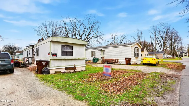 780 W  Jackson St, Paulding, OH 45879
