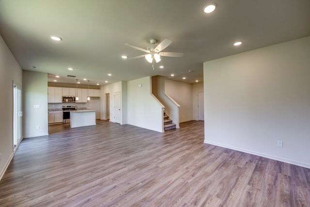 3008 Aiken Back Ln, La Grange, KY 40031